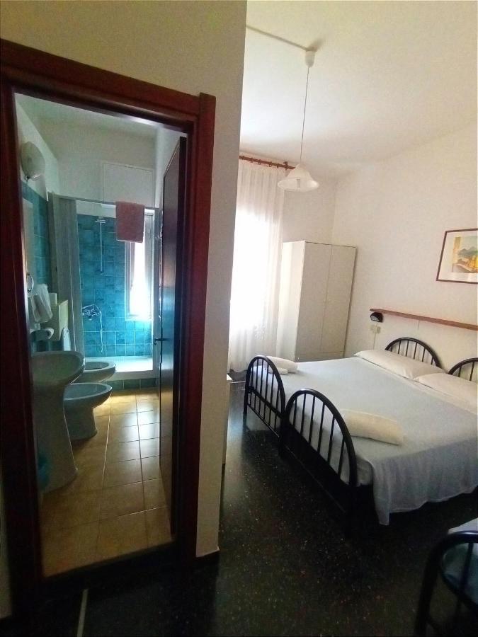 Hotel La Pineta Cogoleto Buitenkant foto