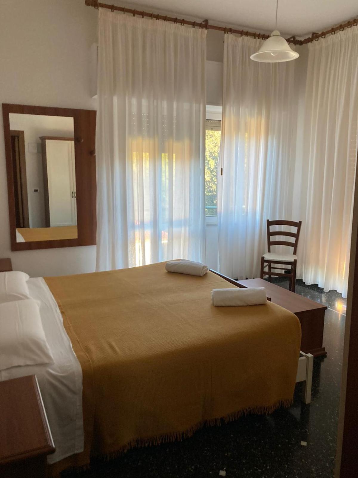 Hotel La Pineta Cogoleto Buitenkant foto