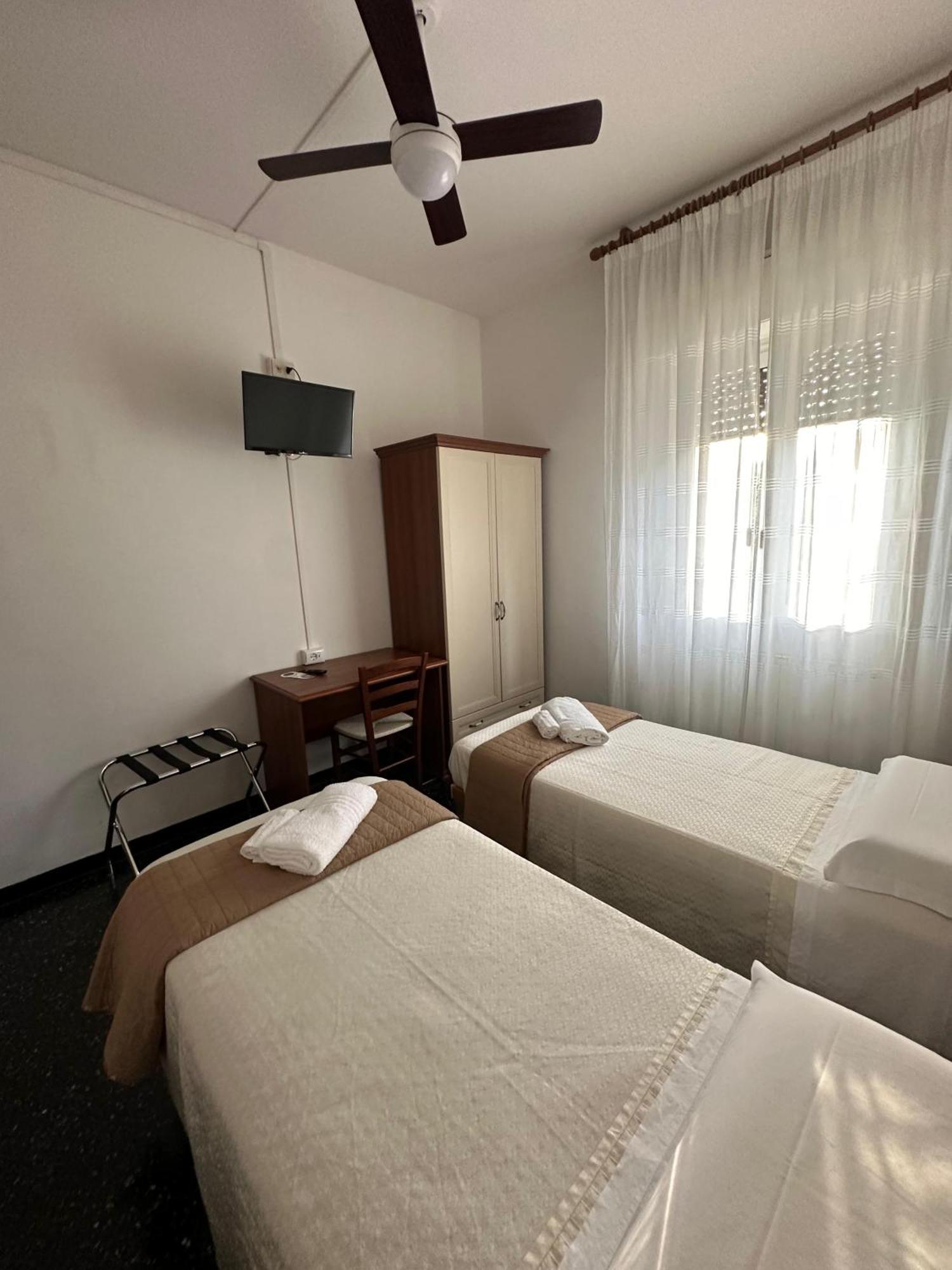 Hotel La Pineta Cogoleto Buitenkant foto