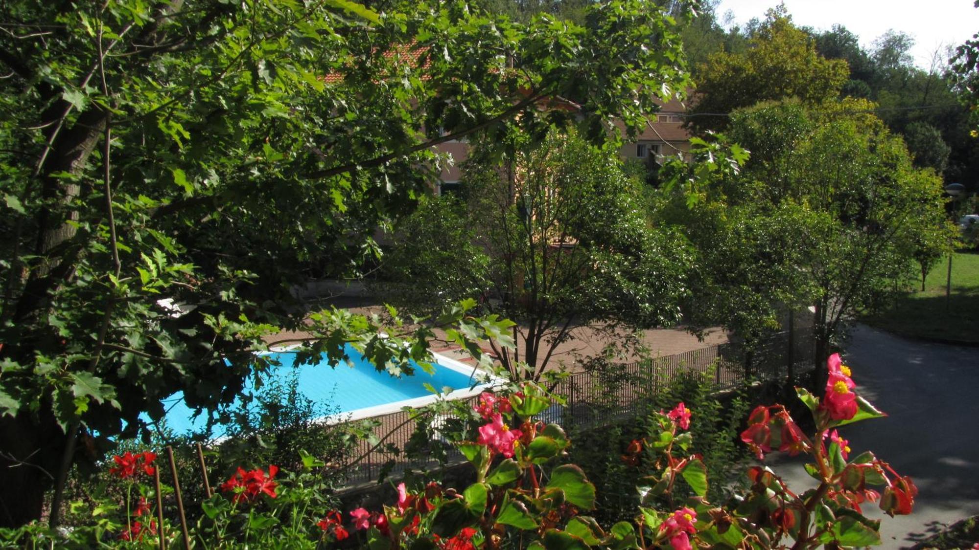 Hotel La Pineta Cogoleto Buitenkant foto