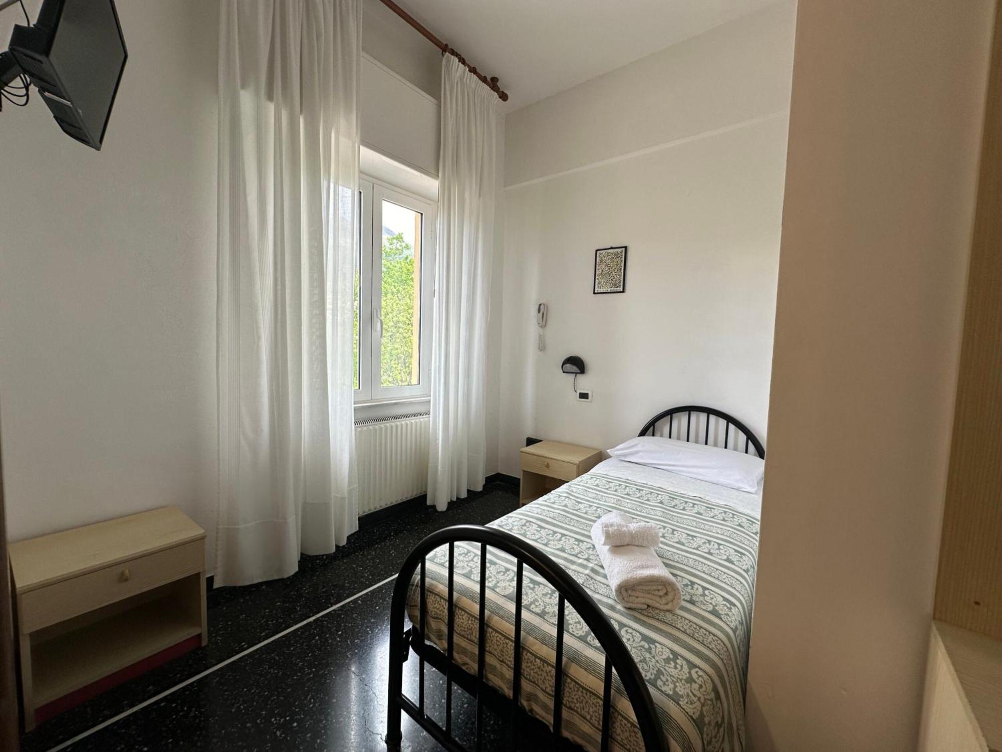Hotel La Pineta Cogoleto Buitenkant foto