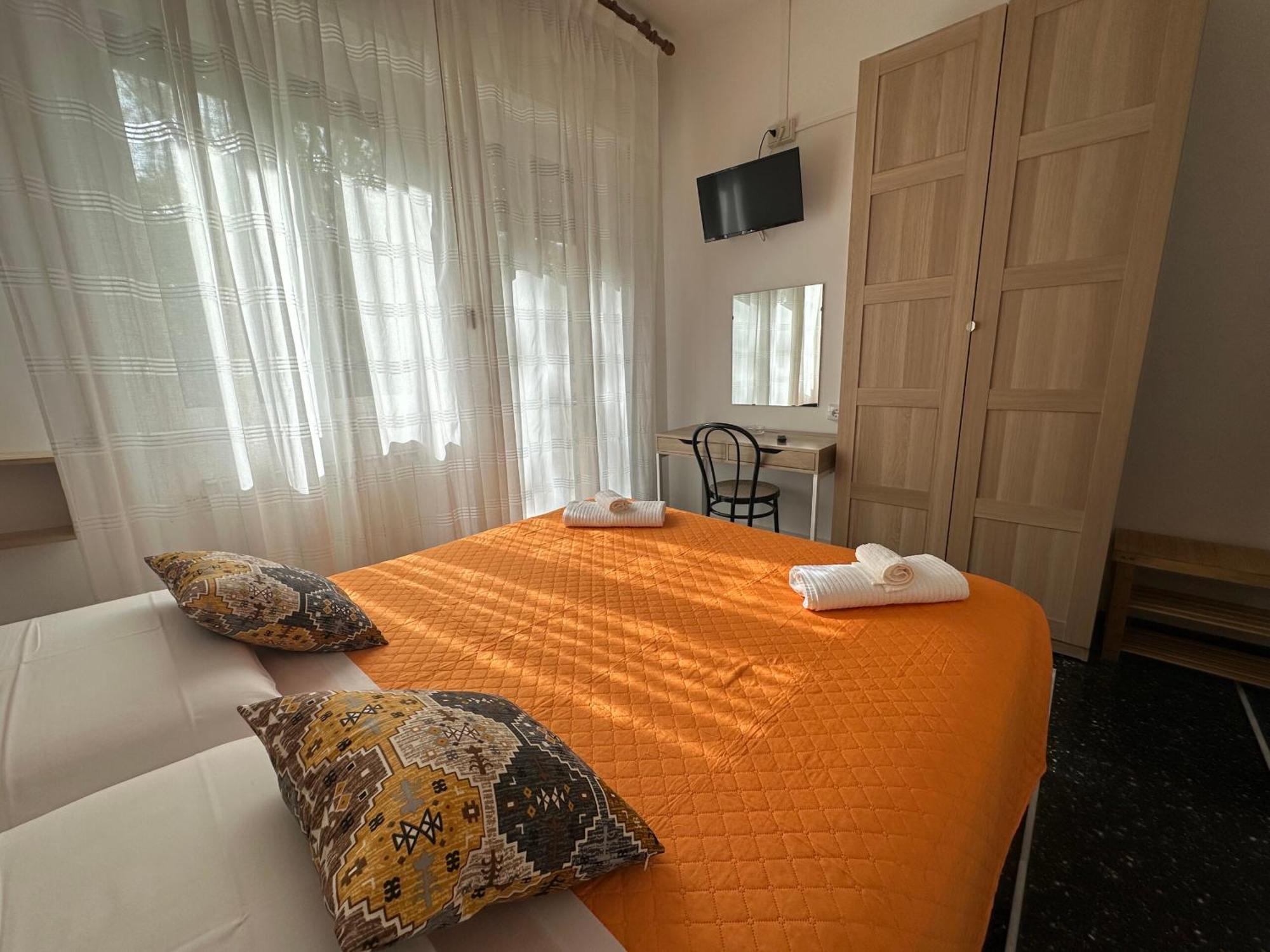 Hotel La Pineta Cogoleto Buitenkant foto