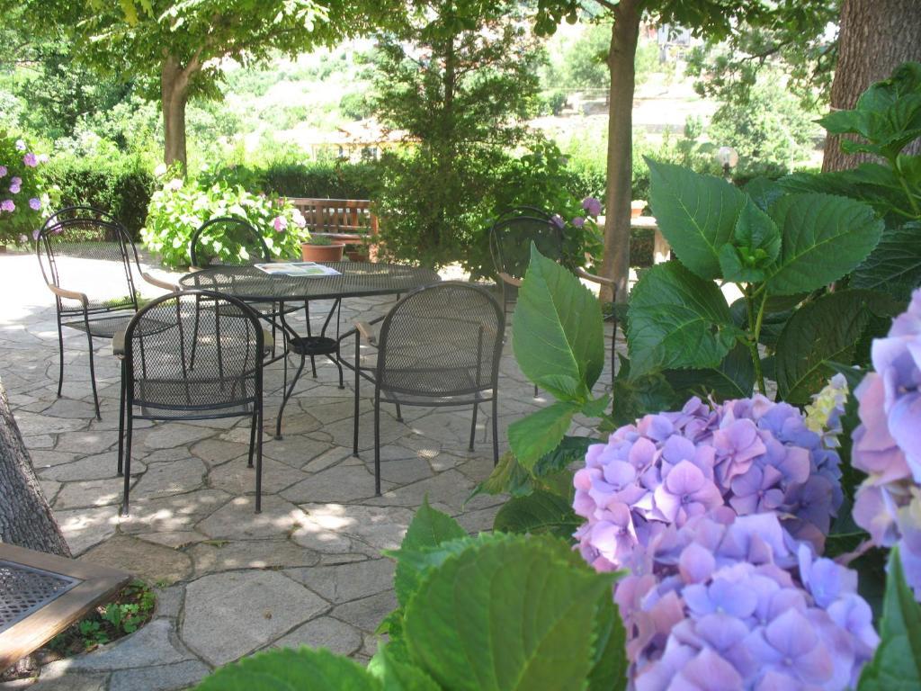 Hotel La Pineta Cogoleto Buitenkant foto