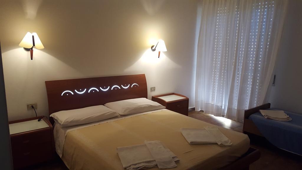 Hotel La Pineta Cogoleto Buitenkant foto
