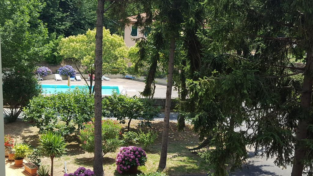 Hotel La Pineta Cogoleto Buitenkant foto